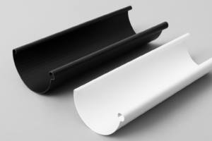 svarte og hvite takrenner